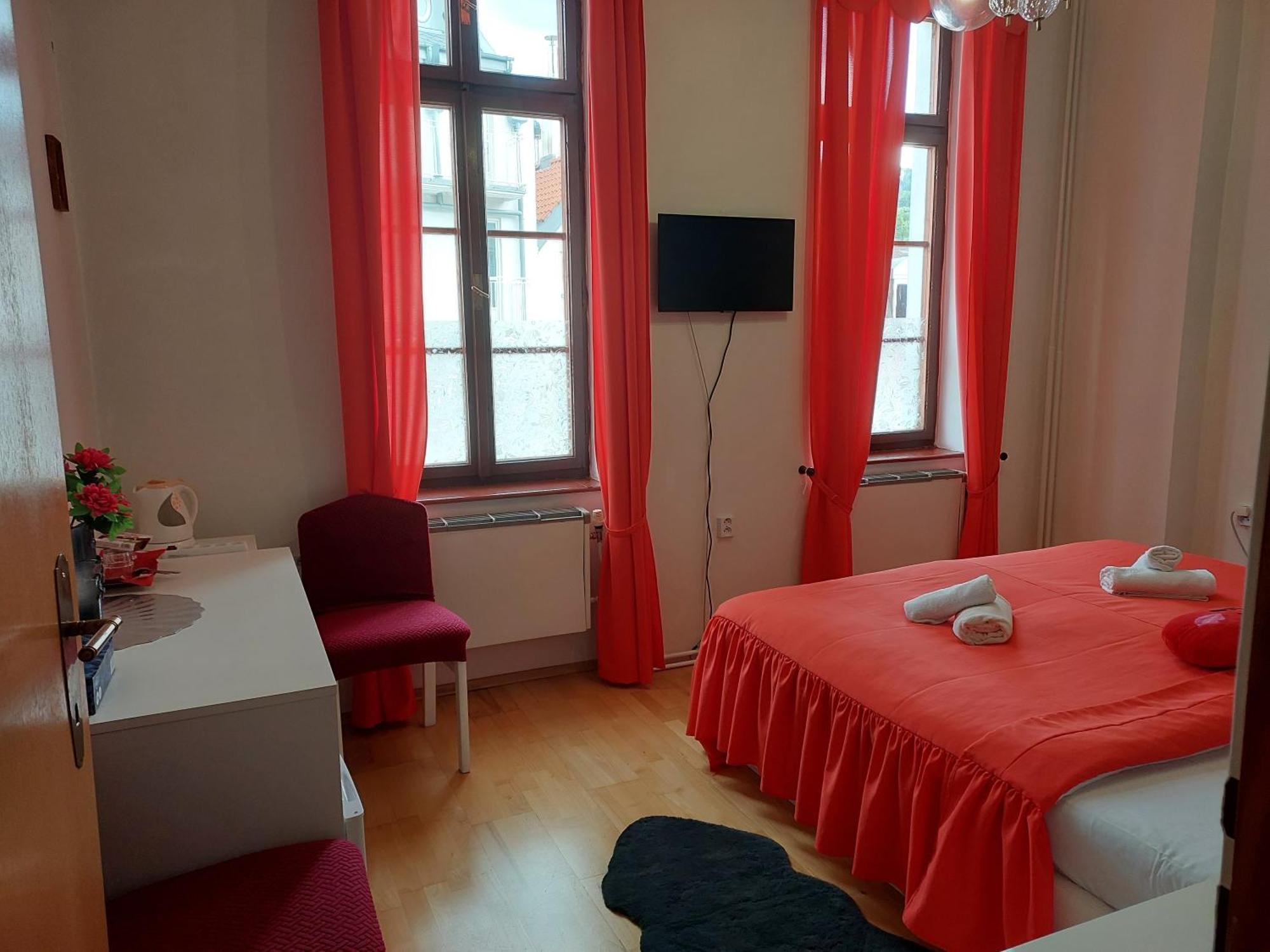 Hotel Asila Karlovy Vary Esterno foto