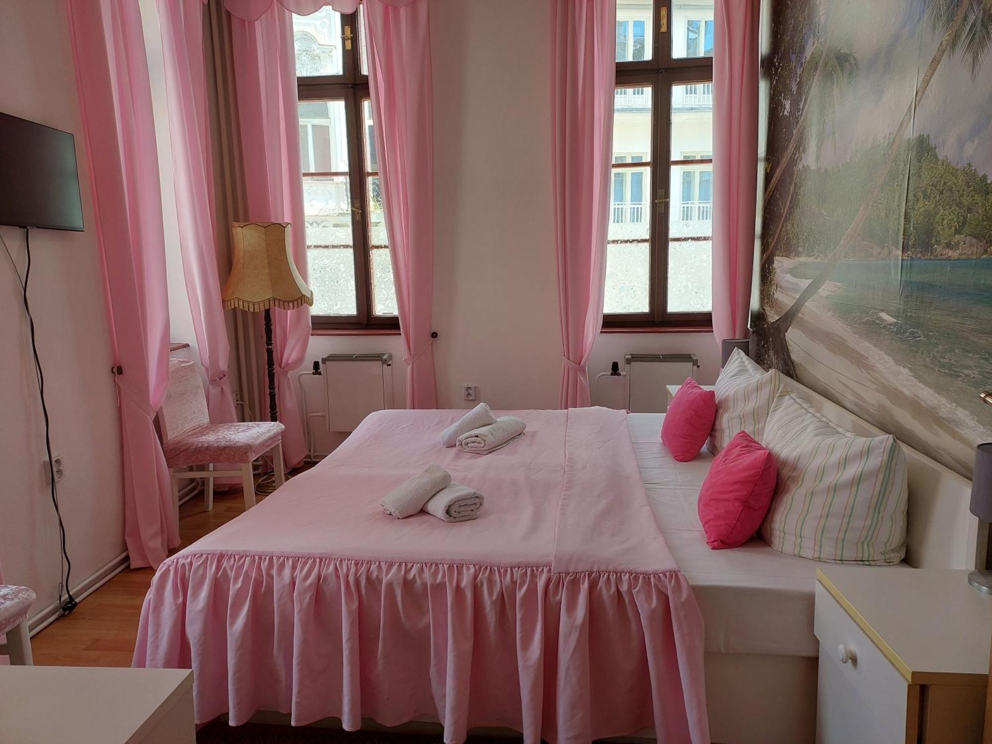 Hotel Asila Karlovy Vary Esterno foto